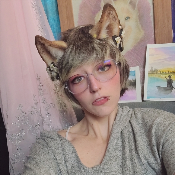 Meet your Posher, Monet - Picture 2 of 4